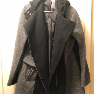TORRID Size 4 Grey & Black coat w. Detachable hood